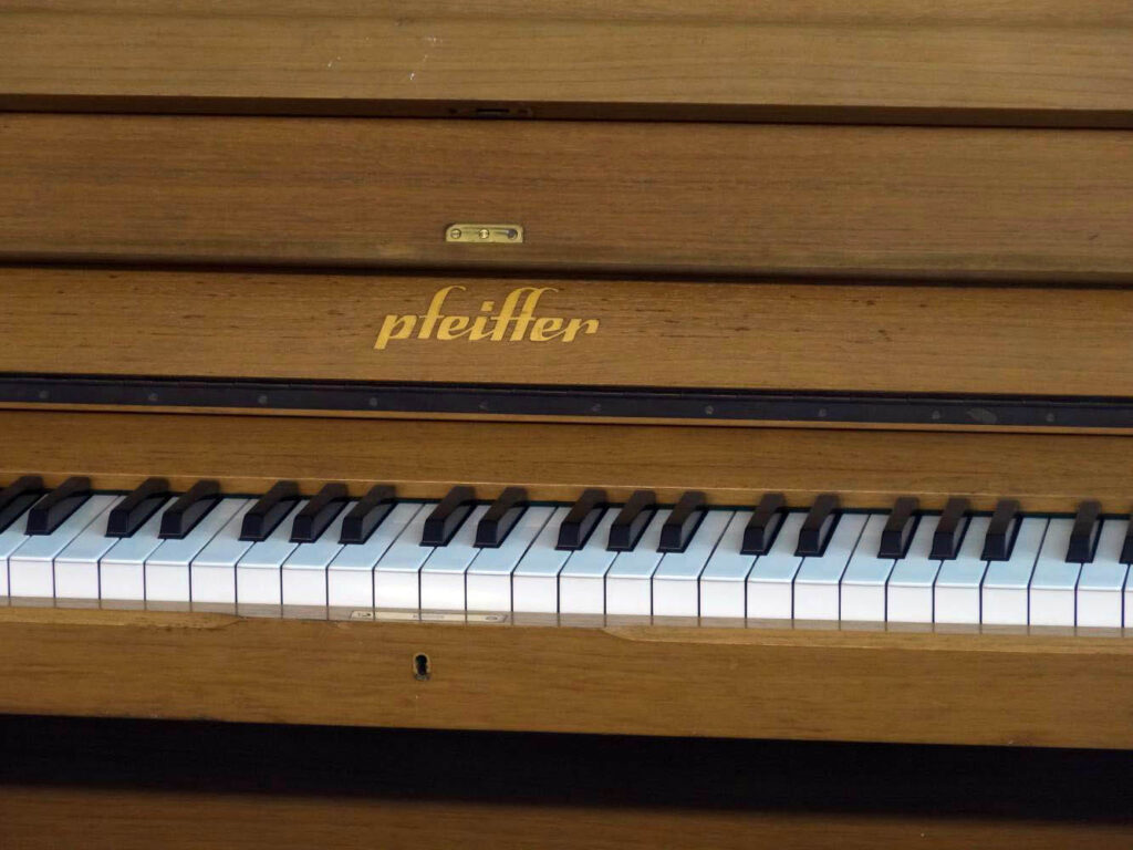 mobach-piano-pfeiffer2